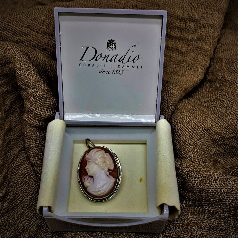 DONADIO CORALLI e CAMMEI (CAMEO)
